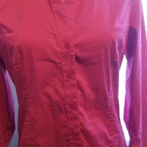 Lovely tailored fit Pink Rafaella button down blouse